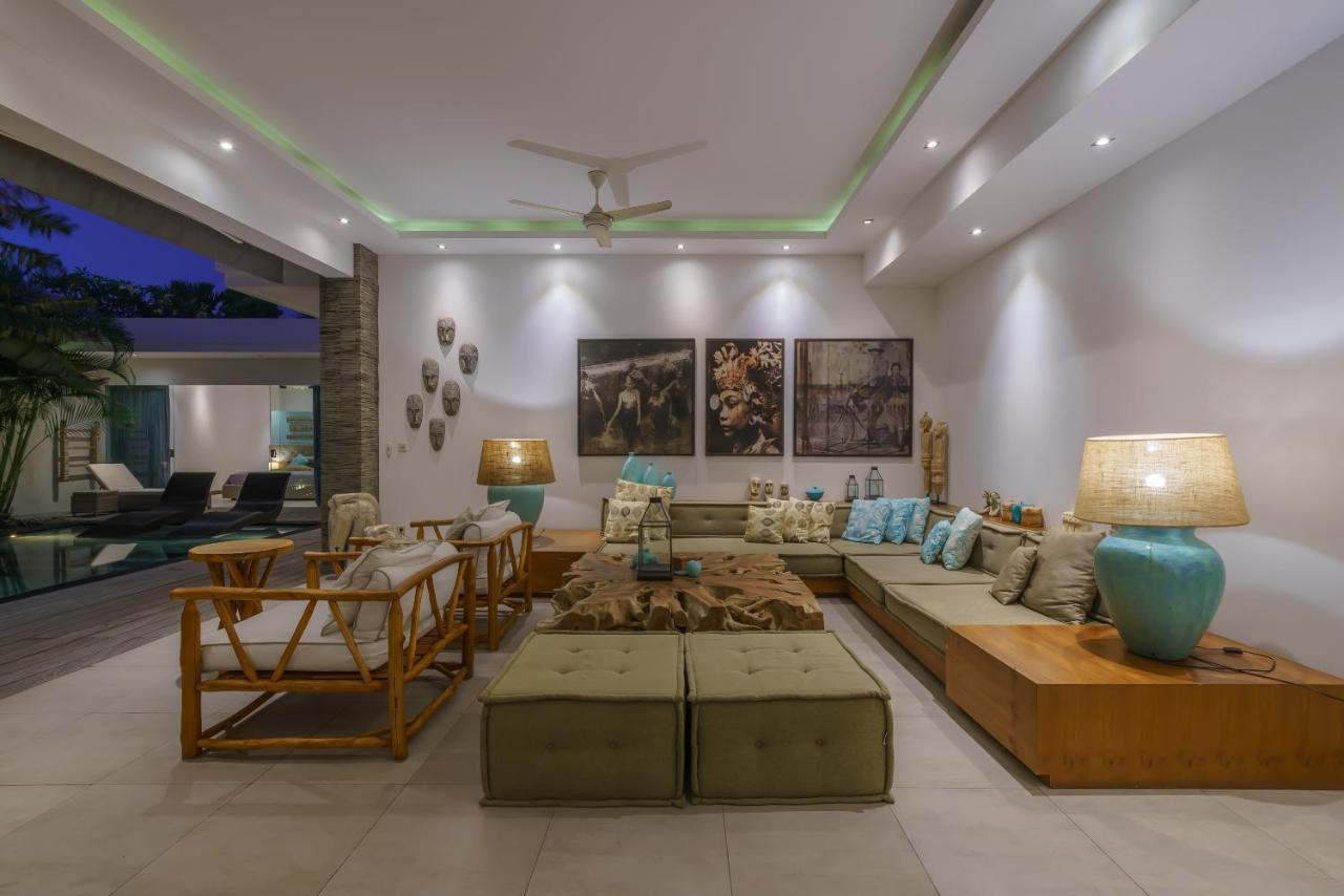 Villa Cuatro : Amazing 3br In - Perfect Location Seminyak (Bali)