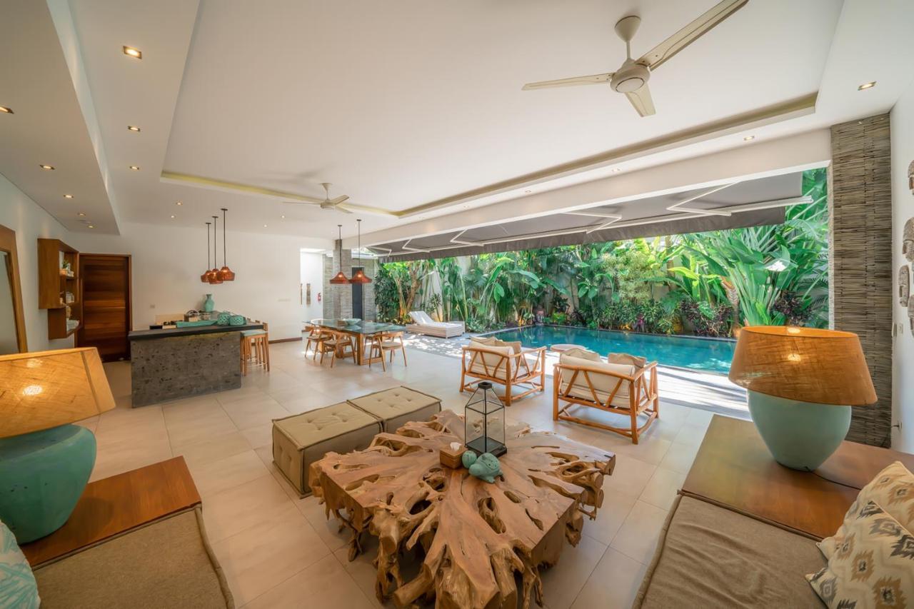 Cuatro : Amazing 3br In - Perfect Location Seminyak (Bali)