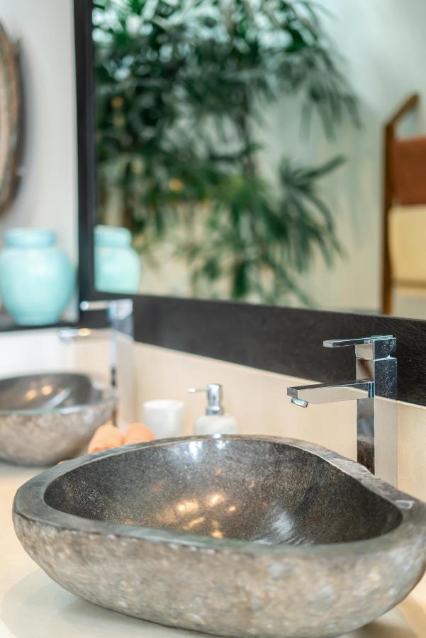 Cuatro : Amazing 3br In - Perfect Location * Seminyak (Bali)