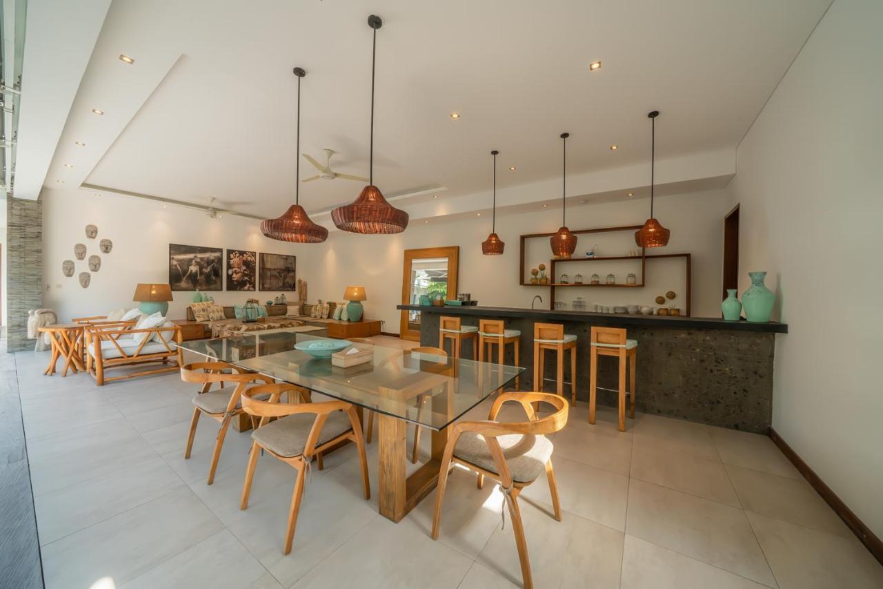 Cuatro : Amazing 3br In - Perfect Location Seminyak (Bali)
